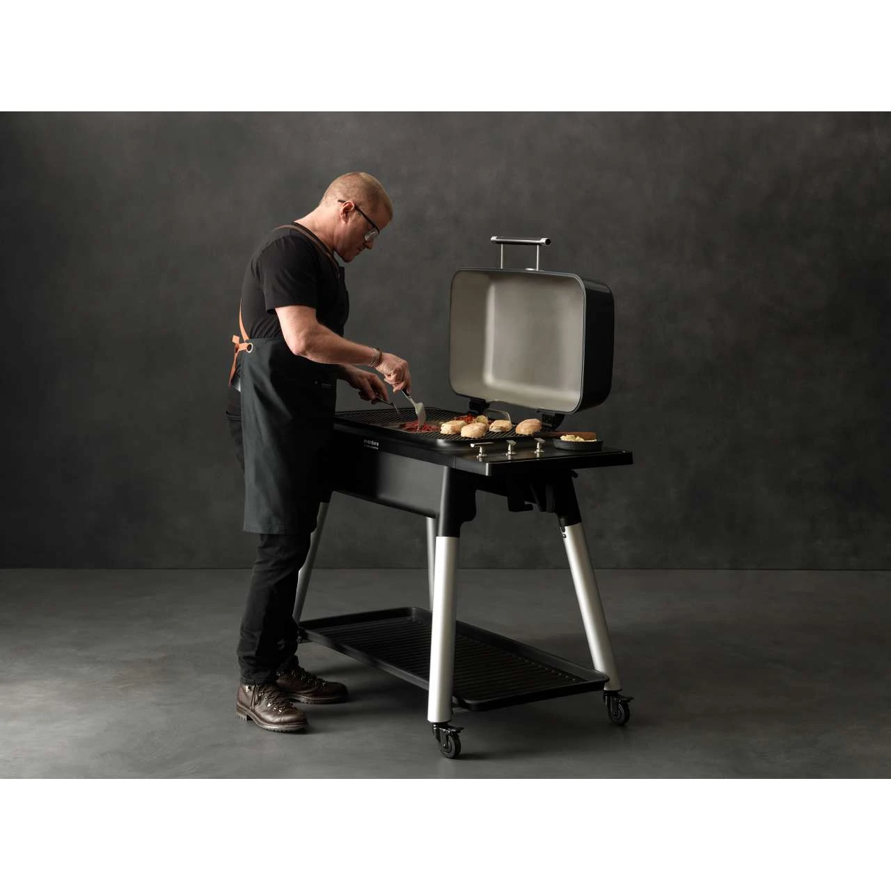 Everdure Furnace Gasgrill 3-Brenner Mit Doppelboden Farbe Graphite Inkl. Premium Abdeckhaube 5 Everdure Furnace Gasgrill 3-Brenner Mit Doppelboden Farbe Graphite Inkl. Premium Abdeckhaube – Bild 3