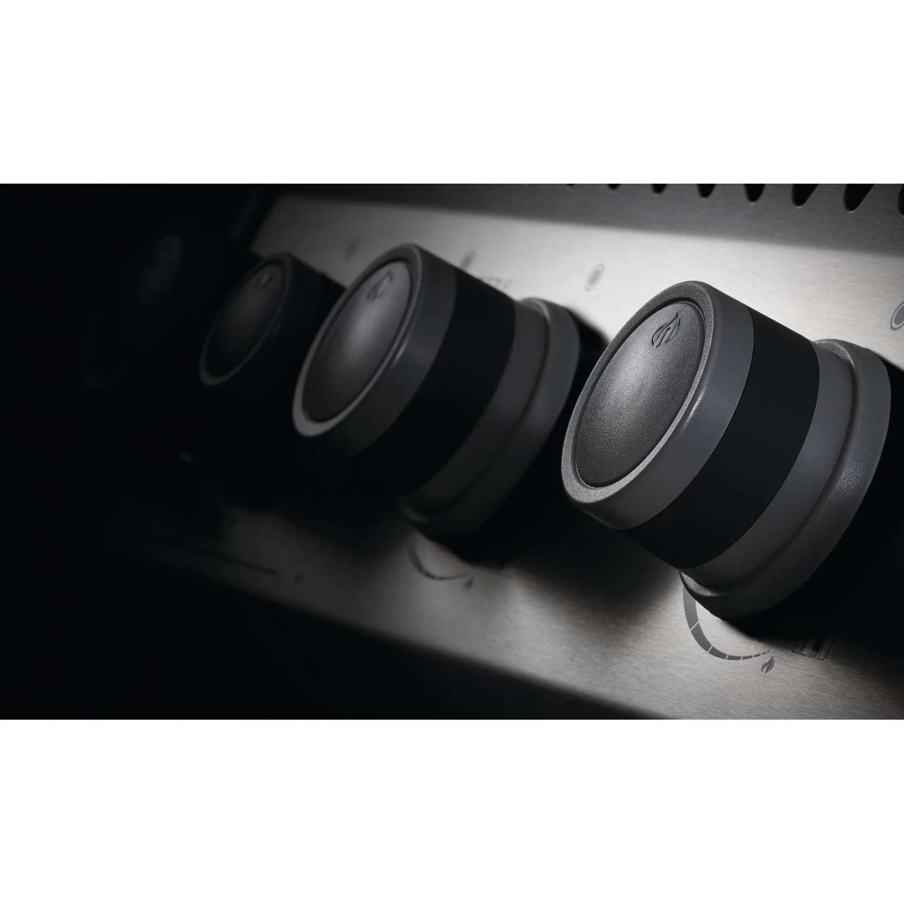 Napoleon Rogue XT 425 Edelstahl Gasgrill 17,25 KW 4 Brenner Inkl. SIZZLE ZONE RXT425SIBPSS-1 6 Napoleon Rogue XT 425 Edelstahl Gasgrill 17,25 KW 4 Brenner Inkl. SIZZLE ZONE RXT425SIBPSS-1 – Bild 4