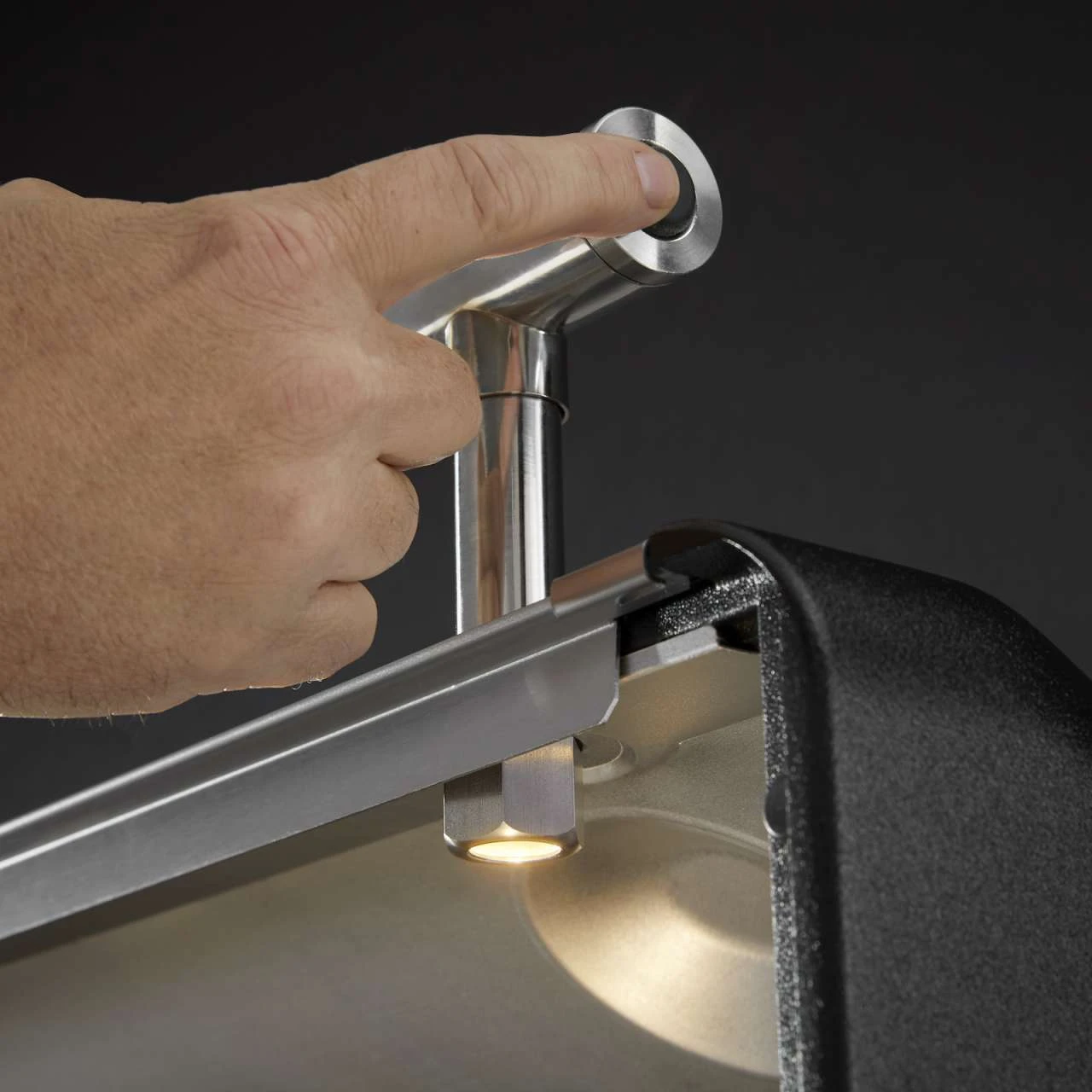 Weber Gasgrill Genesis EPX-470 Smart Grill Black Mit Großer Grillplatte Und Grillbeleuchtung 9 Weber Gasgrill Genesis EPX-470 Smart Grill Black Mit Großer Grillplatte Und Grillbeleuchtung – Bild 7