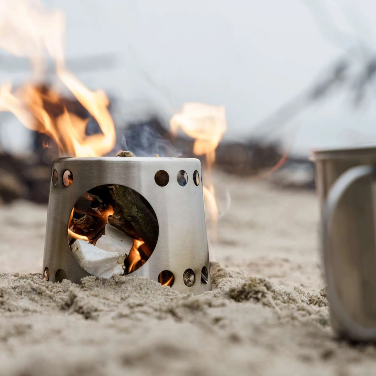 Petromax Kochbecher 2 In 1 Kochstelle Und Becher Mit Klappbaren Griffen 8 Petromax Kochbecher 2 In 1 Kochstelle Und Becher Mit Klappbaren Griffen â Bild 6